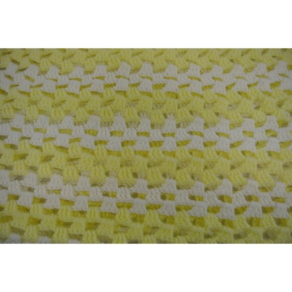 Knitted Baby Blanket Lot of 2 Handmade Crochet White & Yellow 32 x 28 & 43 x 34" - Picture 5 of 8